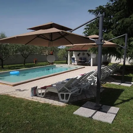In With Balcony, Air Conditioning, Wi-fi, Washing Machine Apartment Porec