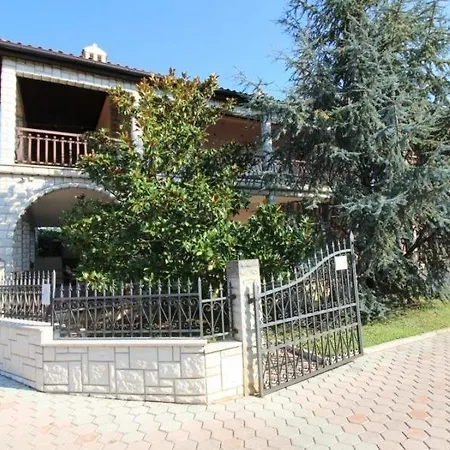 In With Balcony, Air Conditioning, Wi-fi, Washing Machine * Poreč